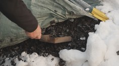 Muži přivezli uhlí plné vody. Firma jeho reklamaci odmítala uznat