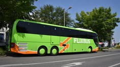 Flixbus nechal lidi na odpočívadle: Věděli, že pauza je jen 5 minut, tvrdí