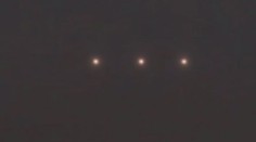 UFO nad Francií? Tři záhadná světla bloudila po obloze! VIDEO