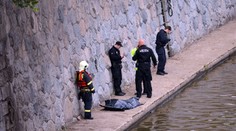 Žena nepřežila pád z šestimetrové zídky