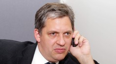 Jiří Dienstbier bude bojovat o Hrad. Podpořila ho ČSSD