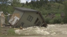 Yellowstonský národní park zasáhly povodně. Voda odnáší celé domy
