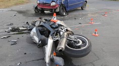 Tragická nehoda: Motorkář srazil chodkyni (47), na místě zemřela
