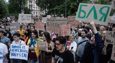 Na Ukrajině vypukly demonstrace. Zelenskyj přesto kontroverzní zákon podepsal