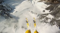 Hra o život! Lyžaři se snaží předjet obří lavinu