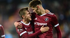Sparta si spravila chuť a přejela Baník, Jablonec se topí v sestupových vodách