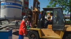 Největší bicí souprava na světě! Podívejte se