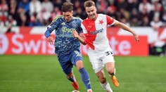 Slávistický obránce září štěstím, manželka mu porodila dceru