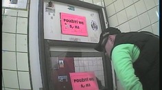 INSPEKTOR kontroloval veřejná WC. Výsledek: smrad, špína a hnus!