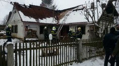 V hořícím domě našli hasiči mrtvého muže! CO SE STALO?