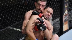 David Dvořák má třetí výhru v UFC! Soupeře uškrtil jednou rukou