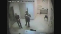 Skandál: Policisté násilím svlékli krásnou Danu (33) DONAHA! VIDEO