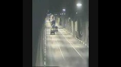 Moc úzký tunel pro autobus
