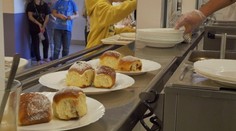 Plán MŠMT se podle školních jídelen neosvědčil. Děti nechtějí ryby ani luštěny