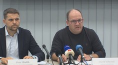 Ministr Výborný: Pokud chcete pomoci, soustřeďte se na balenou vodu