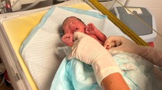 Malá Katrin pospíchala na svět. Narodila se v sanitce před obchodním centrem