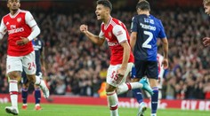 Tottenham senzačně končí, Arsenal nadchnul krásnou kombinací
