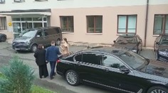 Čtvrtý den v nemocnici: Zemana navštívila manželka s dcerou Kateřinou