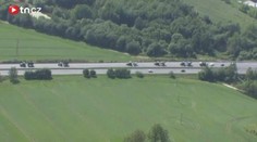 Zemědělci blokovali stovky silnic a naštvali desetitisíce řidičů