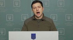Všichni jste k**dy, složte zbraně. Šíří se video falešné kapitulace Zelenského