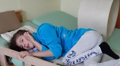 Těžce nemocné Lexi by pomohla unikátní léčba. V Česku se ale neprovádí