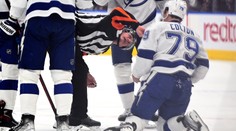 Play-off NHL začalo dvěma prasárnami. Zákeřnost zezadu předvedl i kapitán