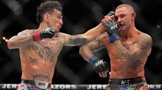 Dvě ikony UFC ukázaly neskutečnou bitvu. Došlo i na hospodskou "férovku"