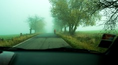 Nehod s chodci přibývá. Povinnost mít reflexní pásky často ignorují