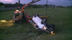 VÁŽNÁ NEHODA! Policejní dodávka se srazila s autem! Zranilo se 5 policistů!