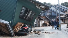 Obětí ničivého zemětřesení v Japonsku přibývá. Záchranářům dochází čas