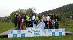 Od pramene Vltavy do Prahy. Vítězové uběhli 350 kilometrů za 28 hodin!