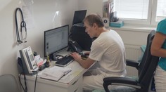 Vyloučený praktik podává stížnost. Ženám prováděl gynekologická vyšetření