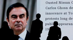 Exšéf Nissanu zůstává v drsné vazbě. Přišili mu další průšvihy
