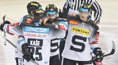 Spartu nezastavil ani poškozený led. Pražané vyhráli nad Třincem a vedou