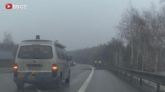 Havárie na R10: námraza vyhloubila do silnice DÍRY!
