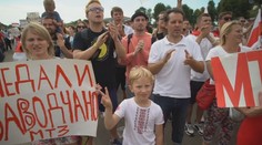 Napětí v Bělorusku řeší špičky EU, Lukašenko žene k hranicím vojáky!