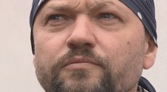 Muži podezřelí z napadení Feriho se vězení nejspíš vyhnou
