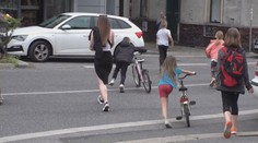 VIDEO: Policie ukázala, jak auto srazilo dítě. Nehoda se stala na Jičínsku