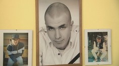 Filipa bolelo břicho, pak zemřel. Protrhli mu střevo, tvrdí matka