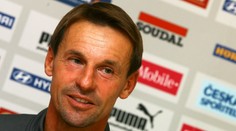 POTVRZENO: Straka novým trenérem Slavie! Zuří sparťani i slávisti!
