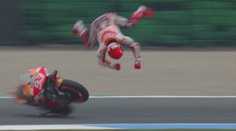 Márquezův nejhorší pád od návratu! Šampion letěl vzduchem