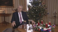 Vánoční projev: Předčasné volby nevypíšu, řekl Zeman a hrozil pěstí