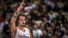 Český basketbalista snáší v Bilbau tvrdá opatření, ven chodí akorát se psem