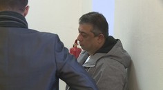 VIDEO: Muže viní, že najížděl autem do vlastní rodiny! Ohrozil i dítě (5)