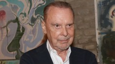 Štefan Margita v objetí svůdné blondýny. To je celá Hanička, píší ohromení lidé