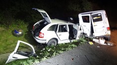 Při vyšetřování vážné nehody na D8 se vedle policistů srazila další auta