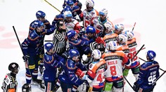 Pardubice si vyšláply na Budějovice. V závěru došlo na hromadnou bitku