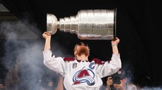 Bizár v NHL. Vítěz se málem nedočkal, Stanley Cup odvezli k sousedům