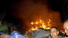 Pád letadla nepřežilo 68 lidí. Mrtví jsou i tři Němci