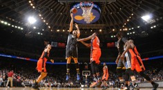 Warriors zdolali dalšího velkého rivala. Teď vyhlíží Jordanův rekord